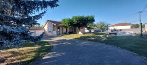 Villa familiale tout confort, piscine ,aire de jeux et animaux